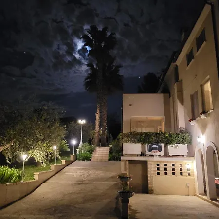 Casale Angela *