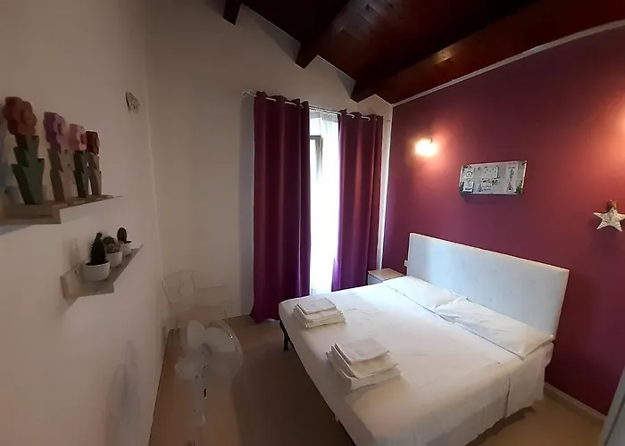 Casale Angela Daire *